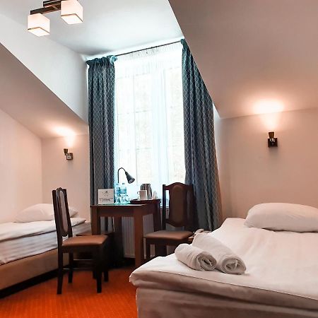 Hotel "Xavier" Lubycza Krolewska Экстерьер фото